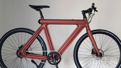 意大利公司推出新型电动自行车 续航百公里 一万多买吗?